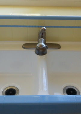 bathtub reglazing near me